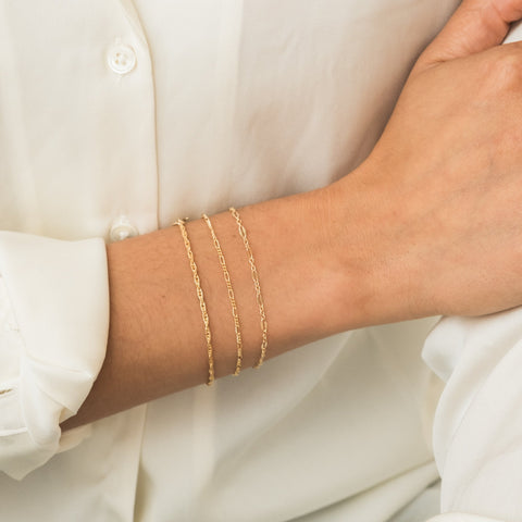 Dainty Gold or Silver Loop Chain Bracelet Gold