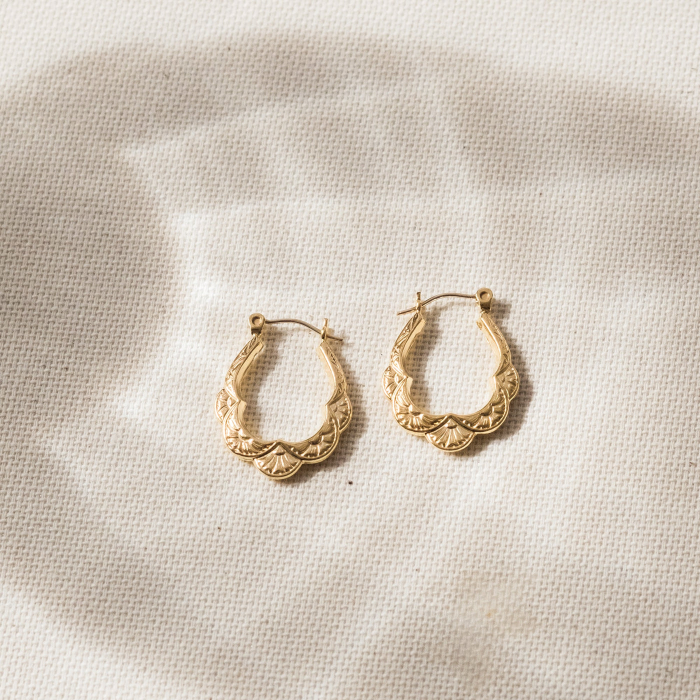 Vintage Scalloped Hoop Earrings | Simple & Dainty Jewelry