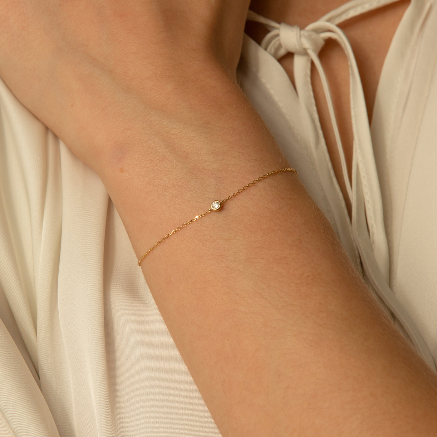 Diamond Bezel Bracelet | Simple & Dainty Jewelry