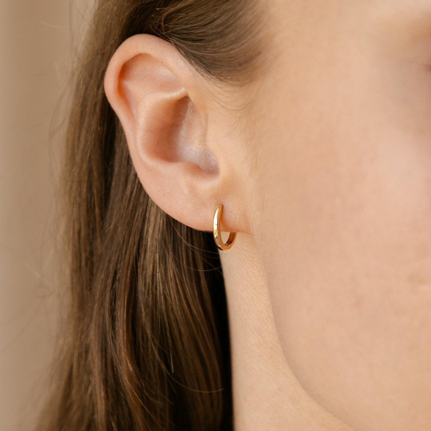 Oval Huggie Hoop Earrings | Simple & Dainty Jewelry