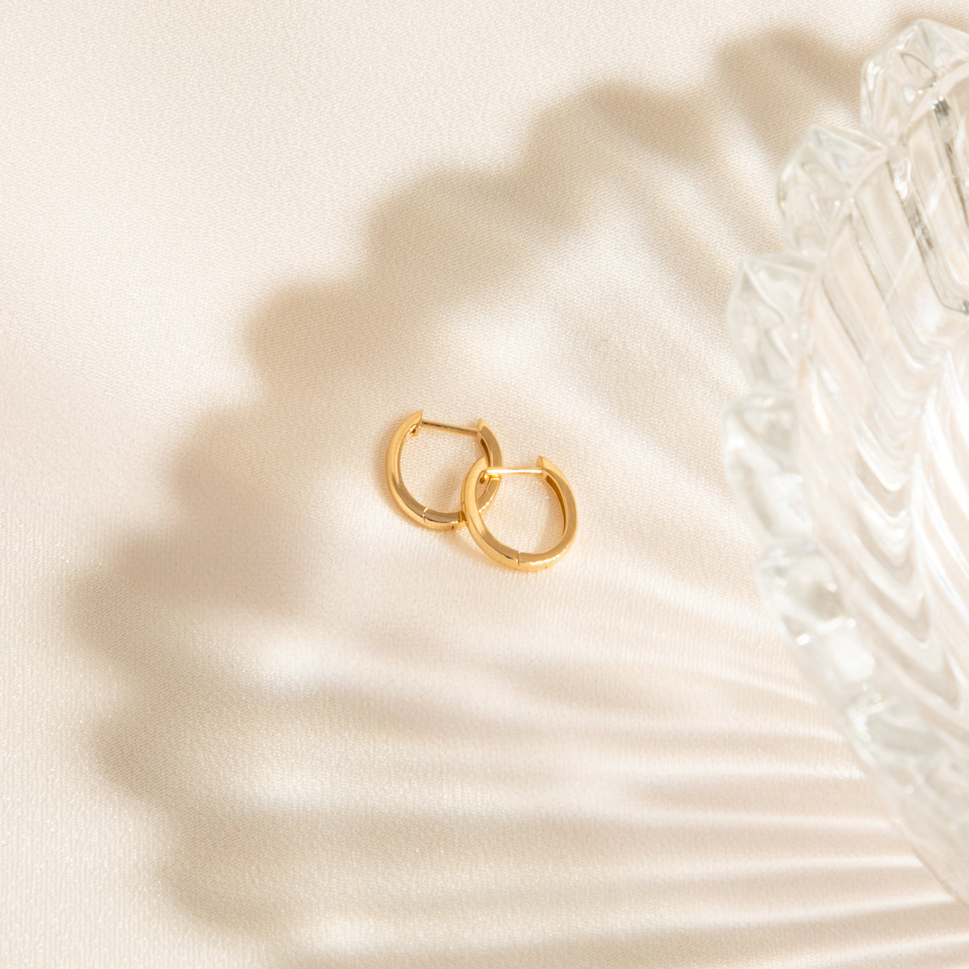 Oval Huggie Hoop Earrings | Simple & Dainty Jewelry
