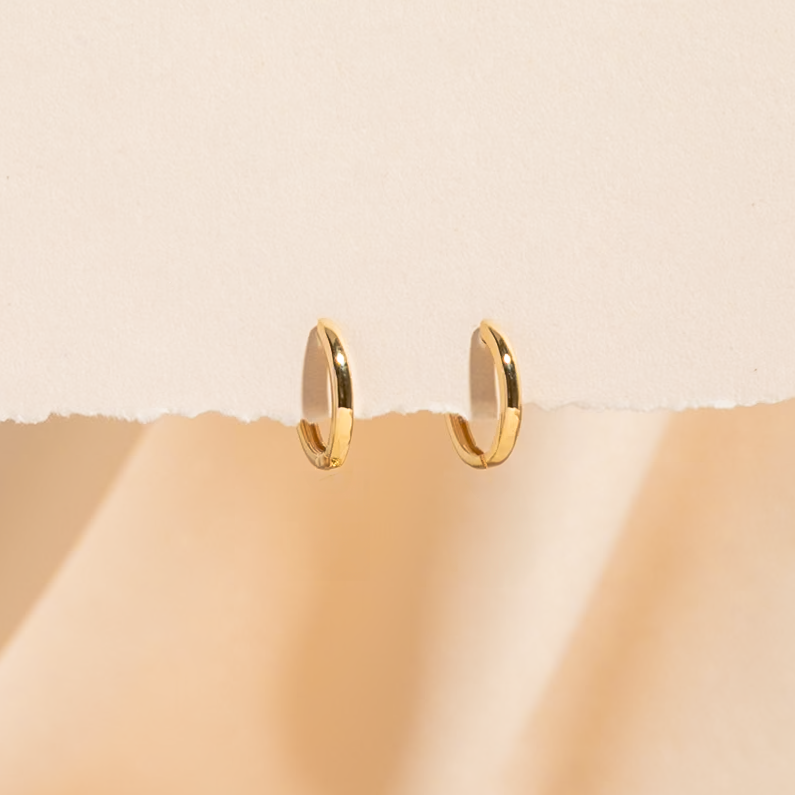 Oval Huggie Hoop Earrings | Simple & Dainty Jewelry