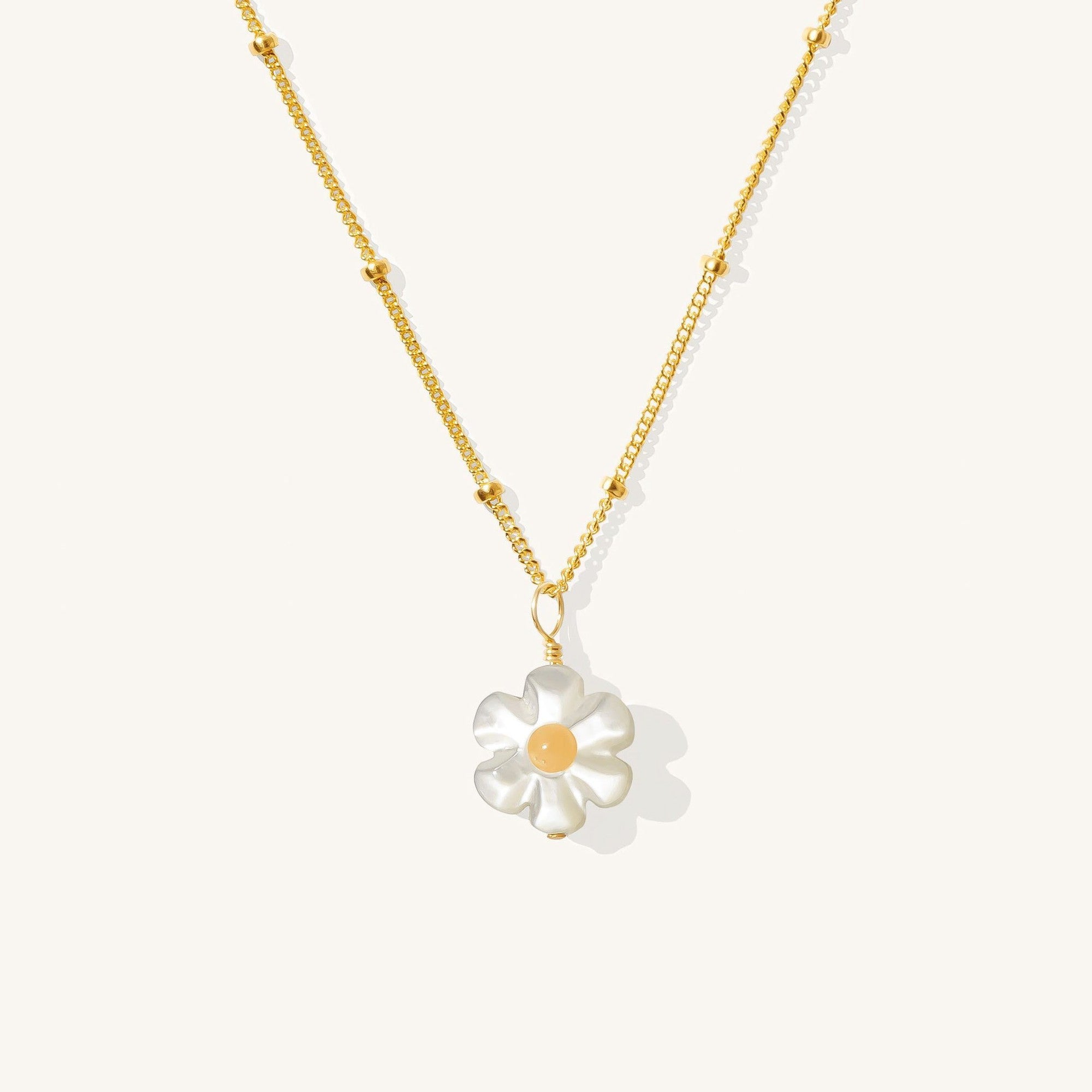 Nice popular golden necklace daisy