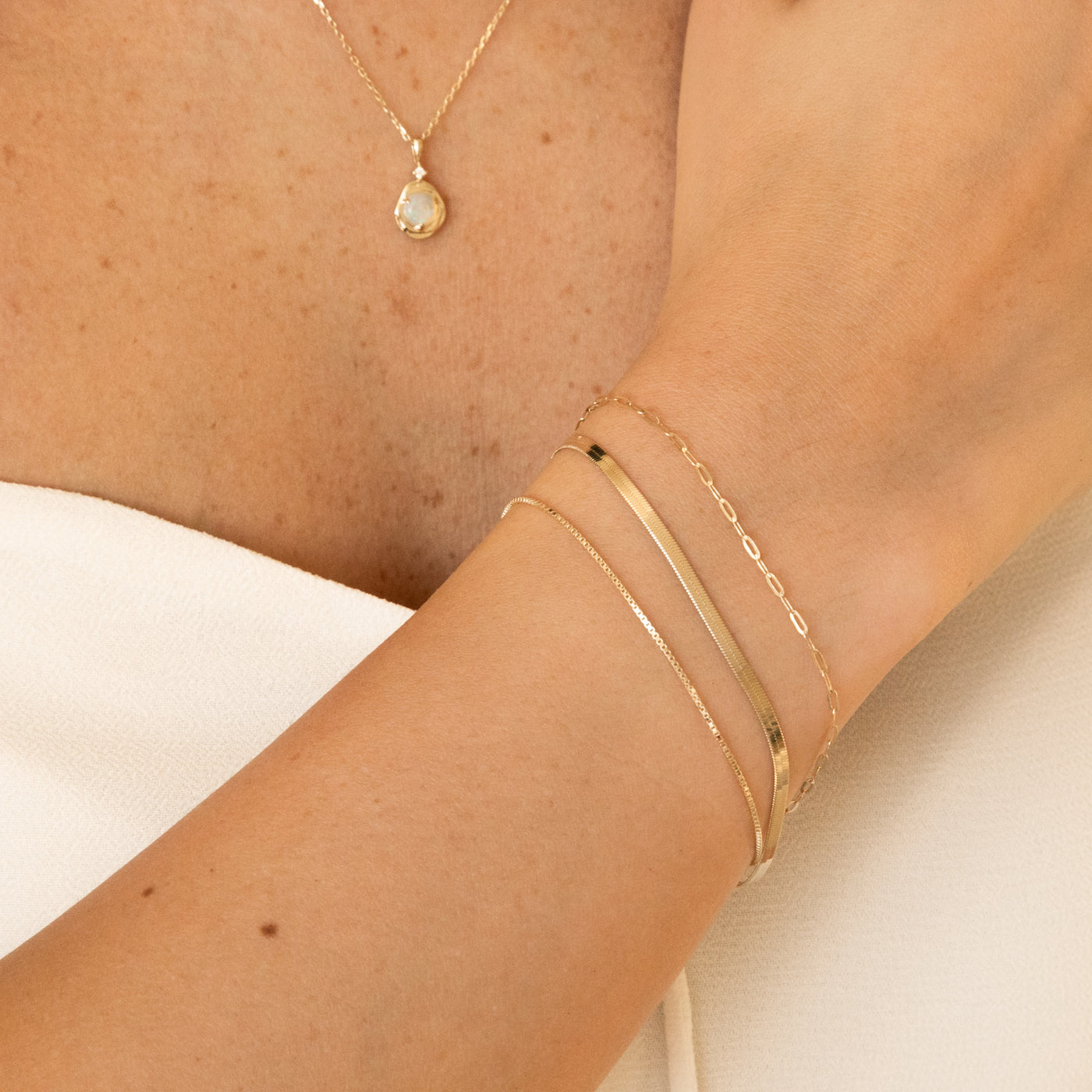 Dainty Paperclip Chain Bracelet - 14k Solid Gold | Simple & Dainty Jewelry