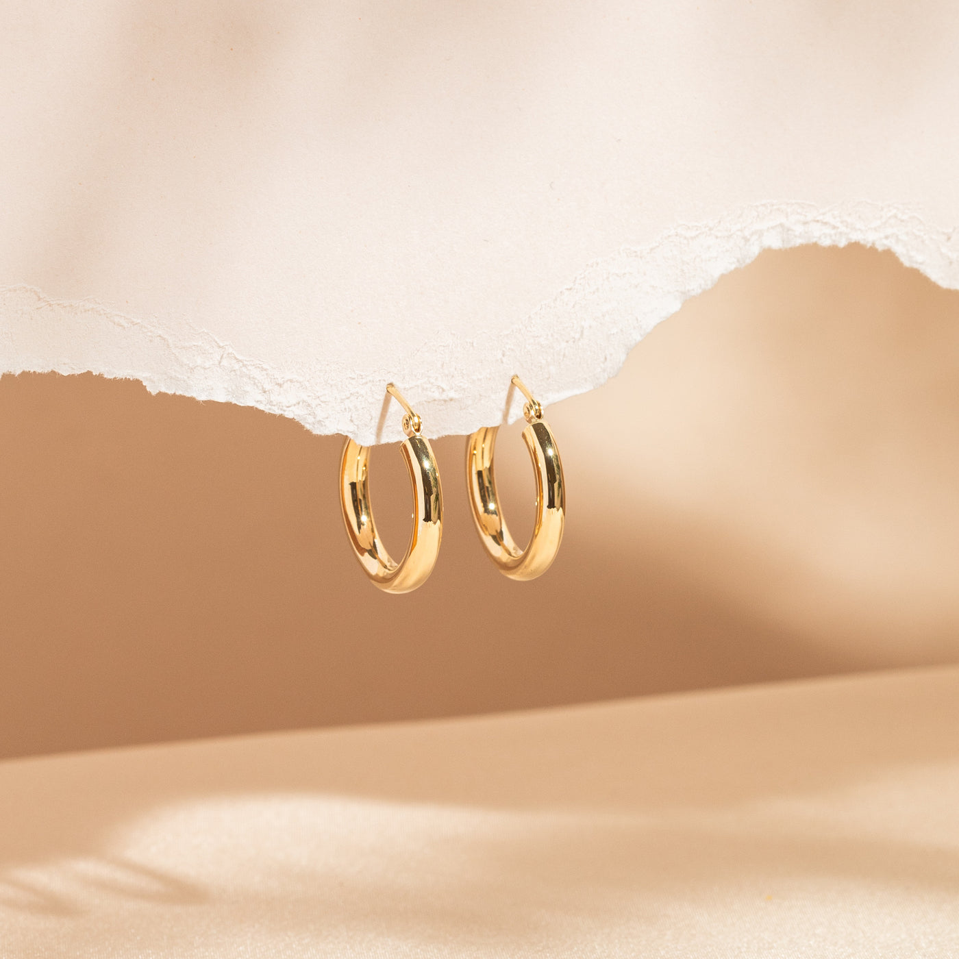 Medium Chunky Everyday Hoop Earrings | Simple & Dainty Jewelry