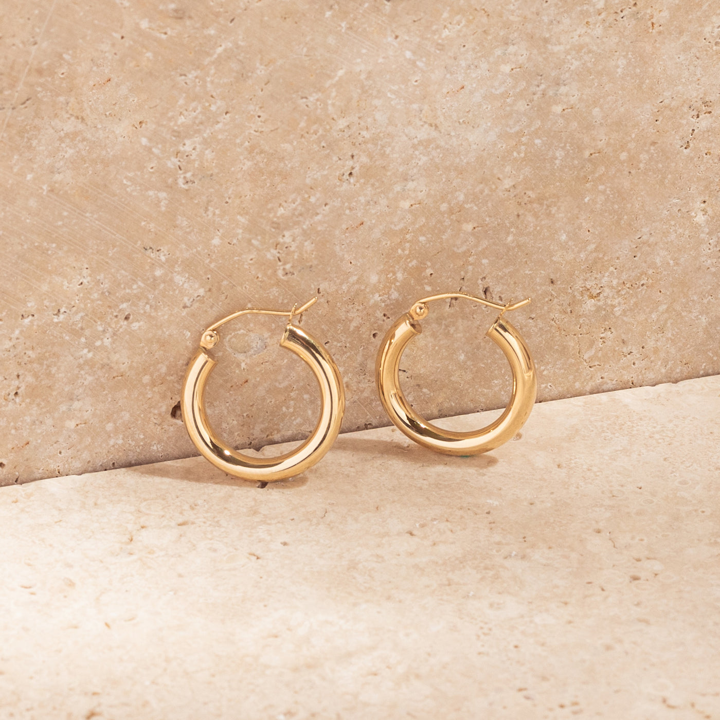 Medium Chunky Everyday Hoop Earrings | Simple & Dainty Jewelry