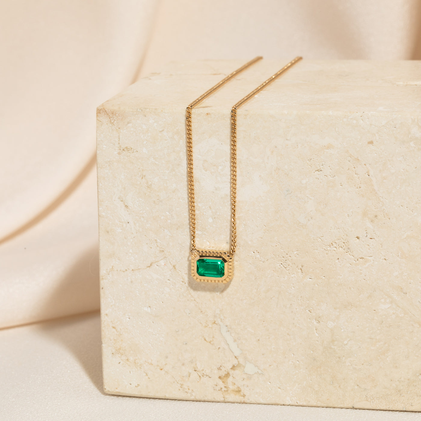 Ribbed Emerald Necklace | Simple & Dainty Jewelry
