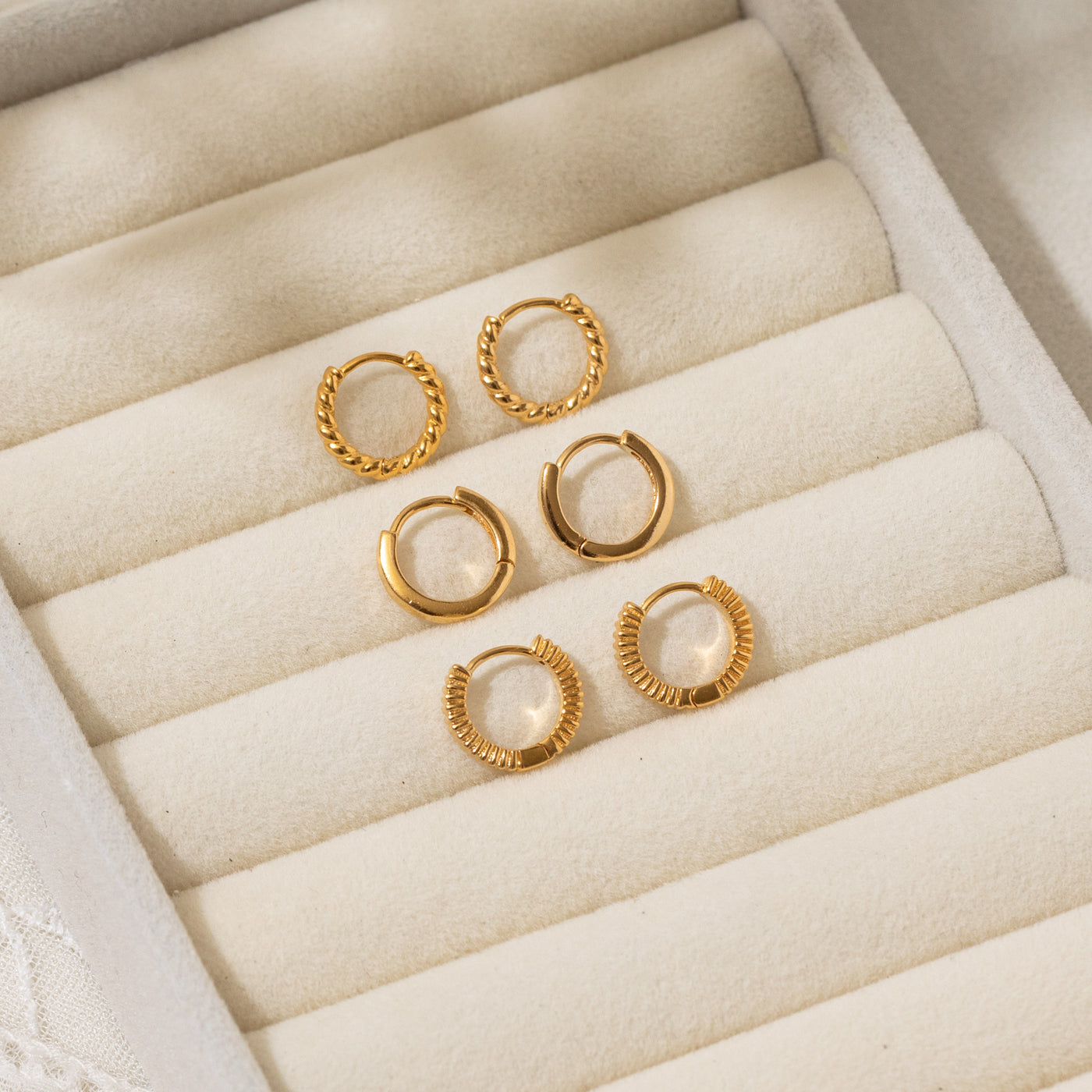 Ribbed Huggie Hoop Earrings | Simple & Dainty Jewelry