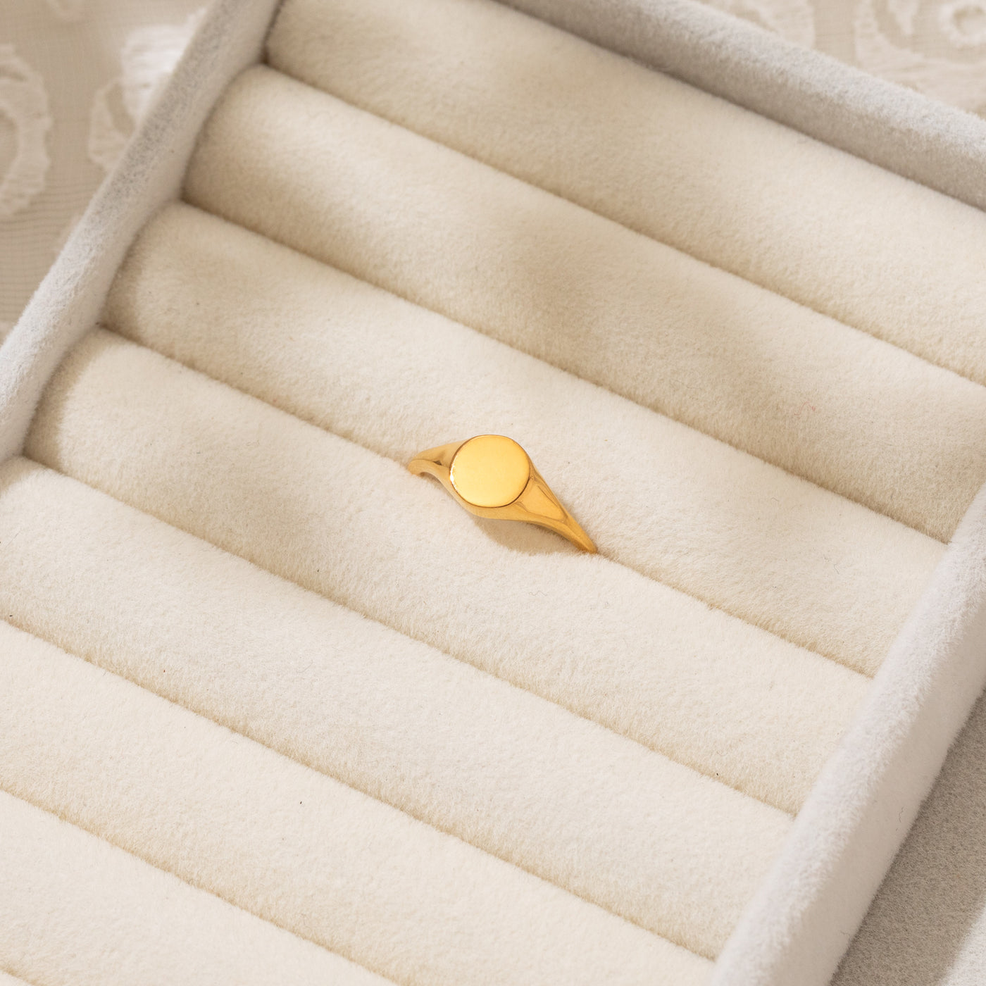 Round Signet Ring | Simple & Dainty Jewelry