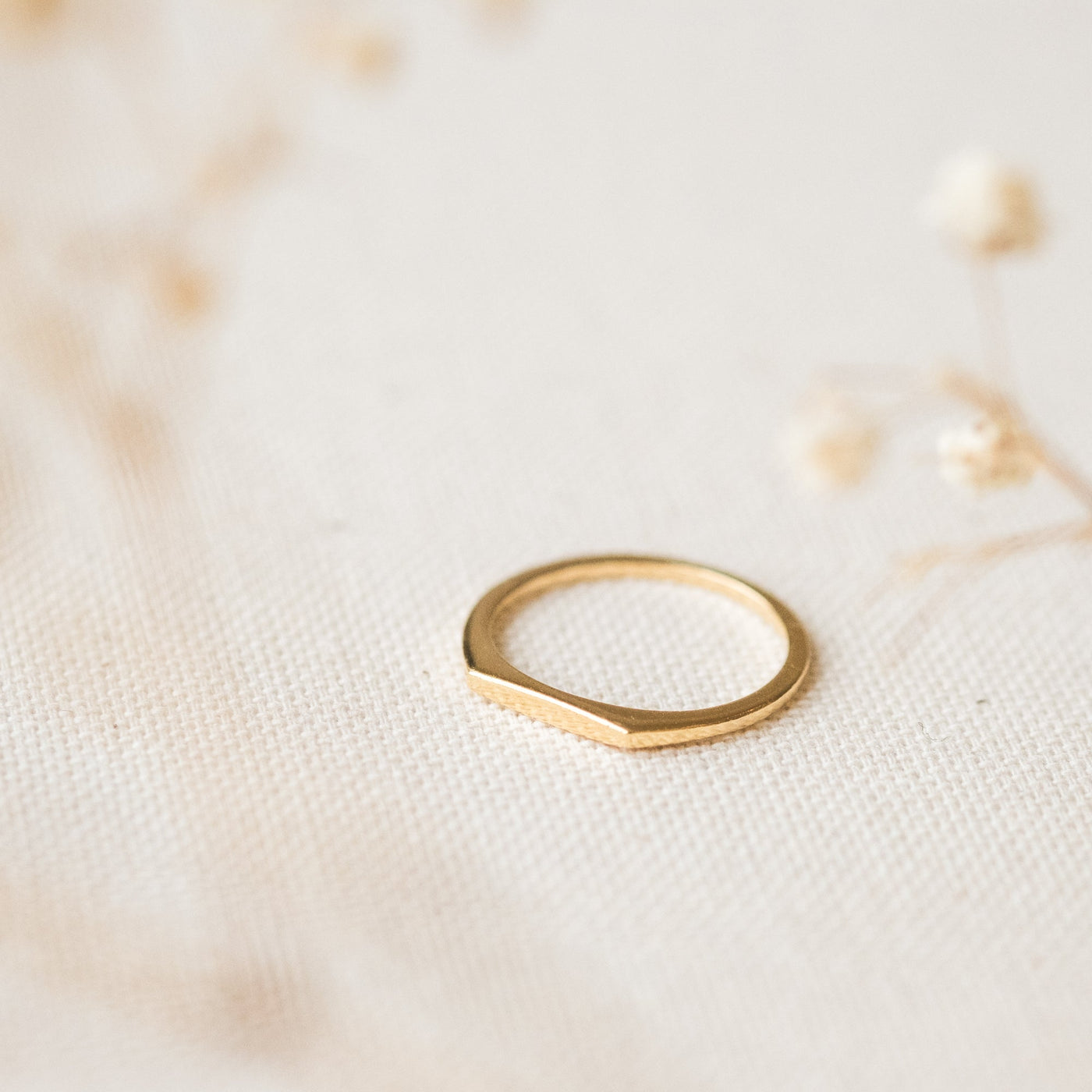Slim Signet Ring | Simple & Dainty
