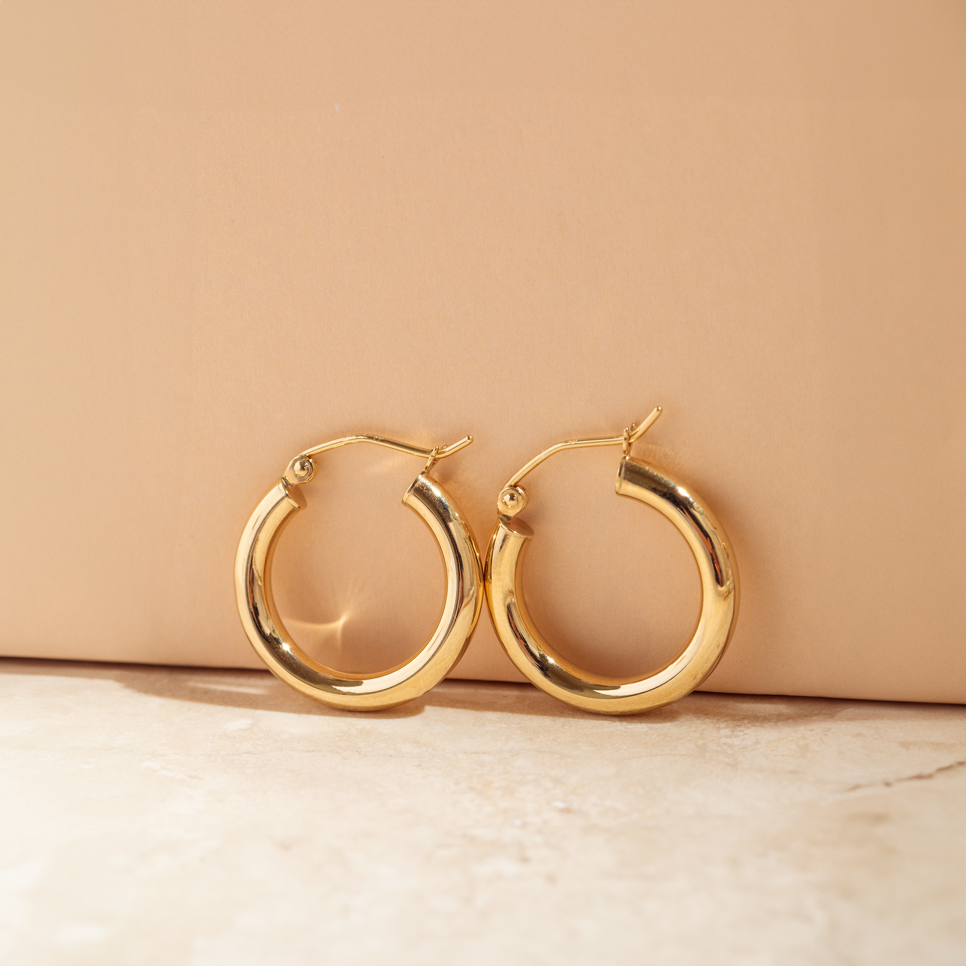 Medium Chunky Everyday Hoop Earrings | Simple & Dainty Jewelry