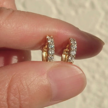 14K Solid Yellow Gold Round Diamond-Cut Chunky Huggie Hoop Earrings – 13mm Small Hoops
