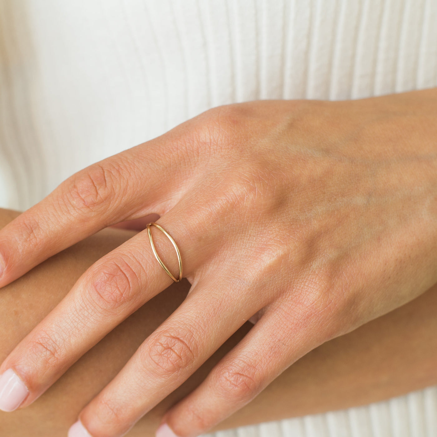 Curved Ring | Simple & Dainty Jewelry